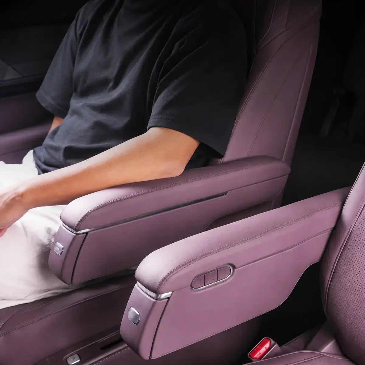 XPENG GX Second-Row Padded Armrest Covers – 2-Piece Set