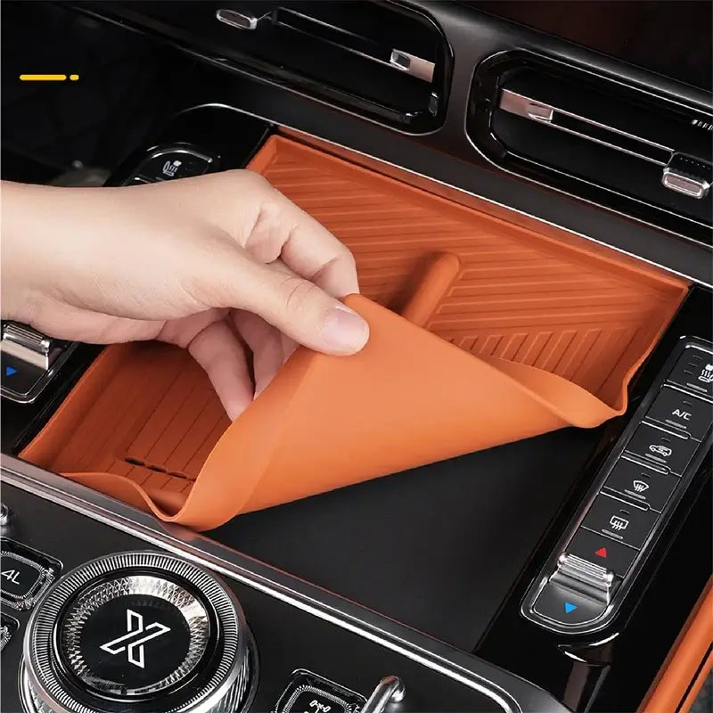 For JETOUR G700 2025+ Center Console Wireless Charging Pad Silicone Anti-slip Mat Protective Mat Dustproof Car Accessories | 1688 Store UAE